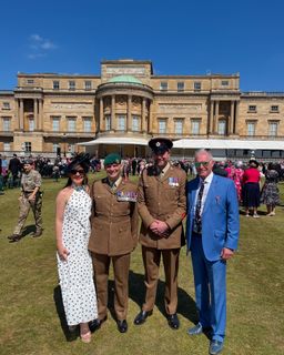 Laura Tobin feet photo thumbnail
