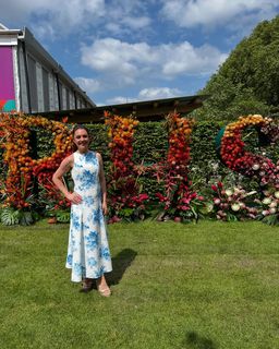 Laura Tobin feet photo thumbnail