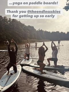 Laura Tobin feet photo thumbnail