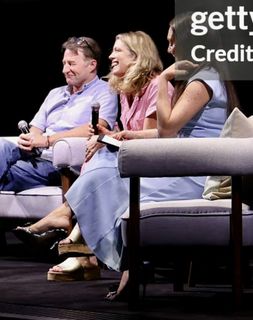 Laura Tobin feet photo thumbnail