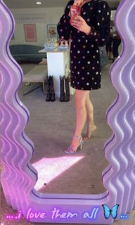Laura Tobin feet photo 13