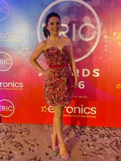 Laura Tobin feet photo 14