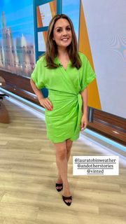 Laura Tobin feet photo 8