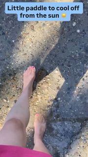 Laura Tobin feet photo 6
