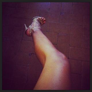 Laura Torrisi feet photo thumbnail