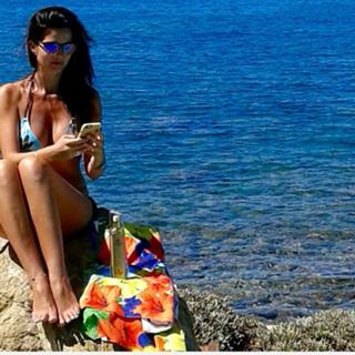 Laura Torrisi feet photo thumbnail