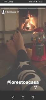 Laura Torrisi feet photo thumbnail