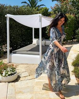 Laura Torrisi feet photo thumbnail