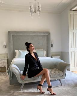 Laura Torrisi feet photo thumbnail