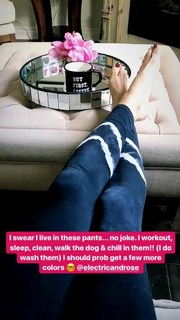 Laura Vandervoort feet photo thumbnail