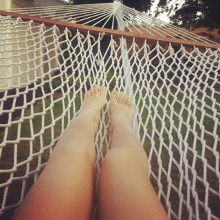 Laura Vitale feet photo 1