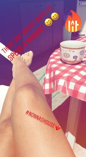 Laura Vitale feet photo 15