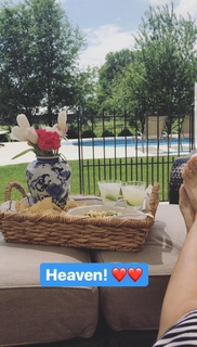 Laura Vitale feet photo 13