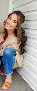 Laura Vitale feet photo 1
