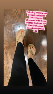 Laura Vitale feet photo 16
