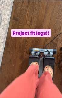 Laura Vitale feet photo 10