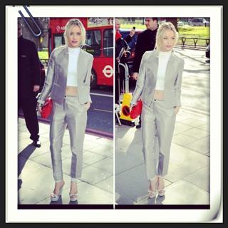 Laura Whitmore feet photo thumbnail