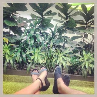Laura Whitmore feet photo thumbnail