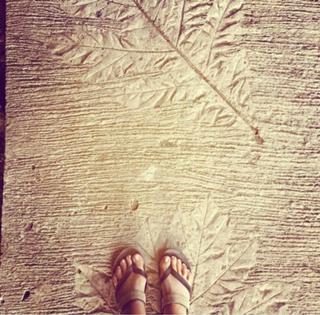 Laura Whitmore feet photo thumbnail