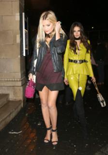 Laura Whitmore feet photo thumbnail