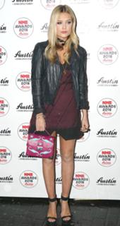 Laura Whitmore feet photo thumbnail