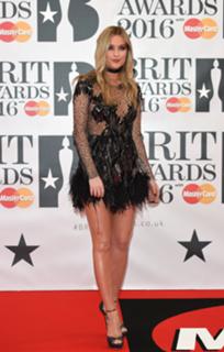 Laura Whitmore feet photo thumbnail