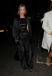 Laura Whitmore feet photo thumbnail