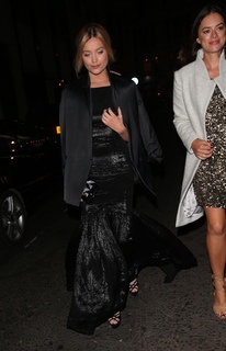 Laura Whitmore feet photo thumbnail