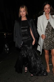 Laura Whitmore feet photo thumbnail