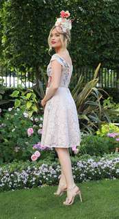 Laura Whitmore feet photo thumbnail