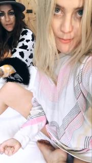 Laura Whitmore feet photo thumbnail