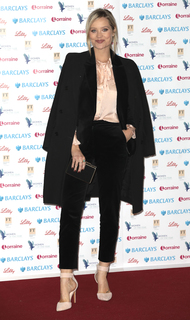 Laura Whitmore feet photo thumbnail