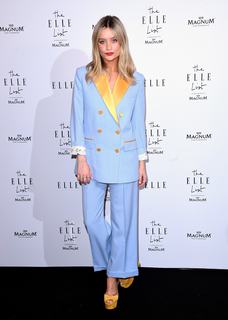 Laura Whitmore feet photo thumbnail