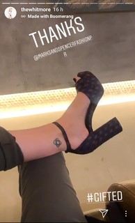 Laura Whitmore feet photo thumbnail