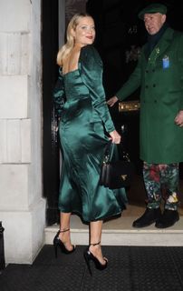 Laura Whitmore feet photo thumbnail