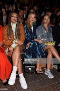 Laura Whitmore feet photo thumbnail