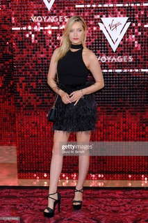 Laura Whitmore feet photo thumbnail