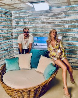Laura Whitmore feet photo thumbnail