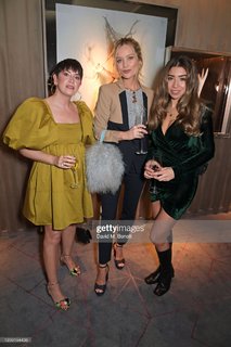 Laura Whitmore feet photo thumbnail