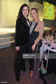 Laura Whitmore feet photo thumbnail