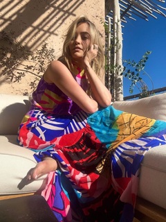 Laura Whitmore feet photo thumbnail