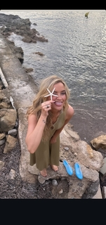 Laura Whitmore feet photo thumbnail