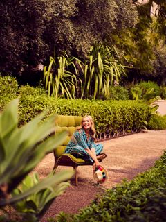 Laura Whitmore feet photo 4