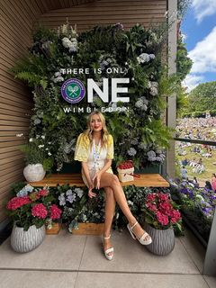 Laura Whitmore feet photo 1