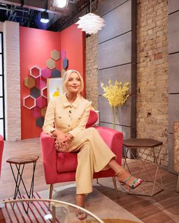 Laura Whitmore feet photo 15