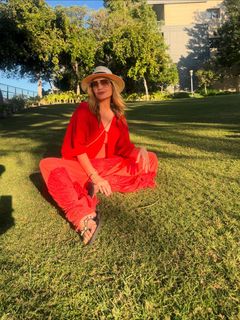 Laura Whitmore feet photo 5