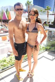 Laura Wiggins feet photo thumbnail