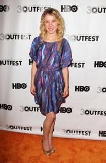 Laura Wiggins feet photo thumbnail