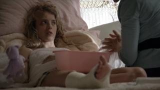 Laura Wiggins feet photo thumbnail