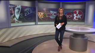 Laura Wontorra feet photo thumbnail